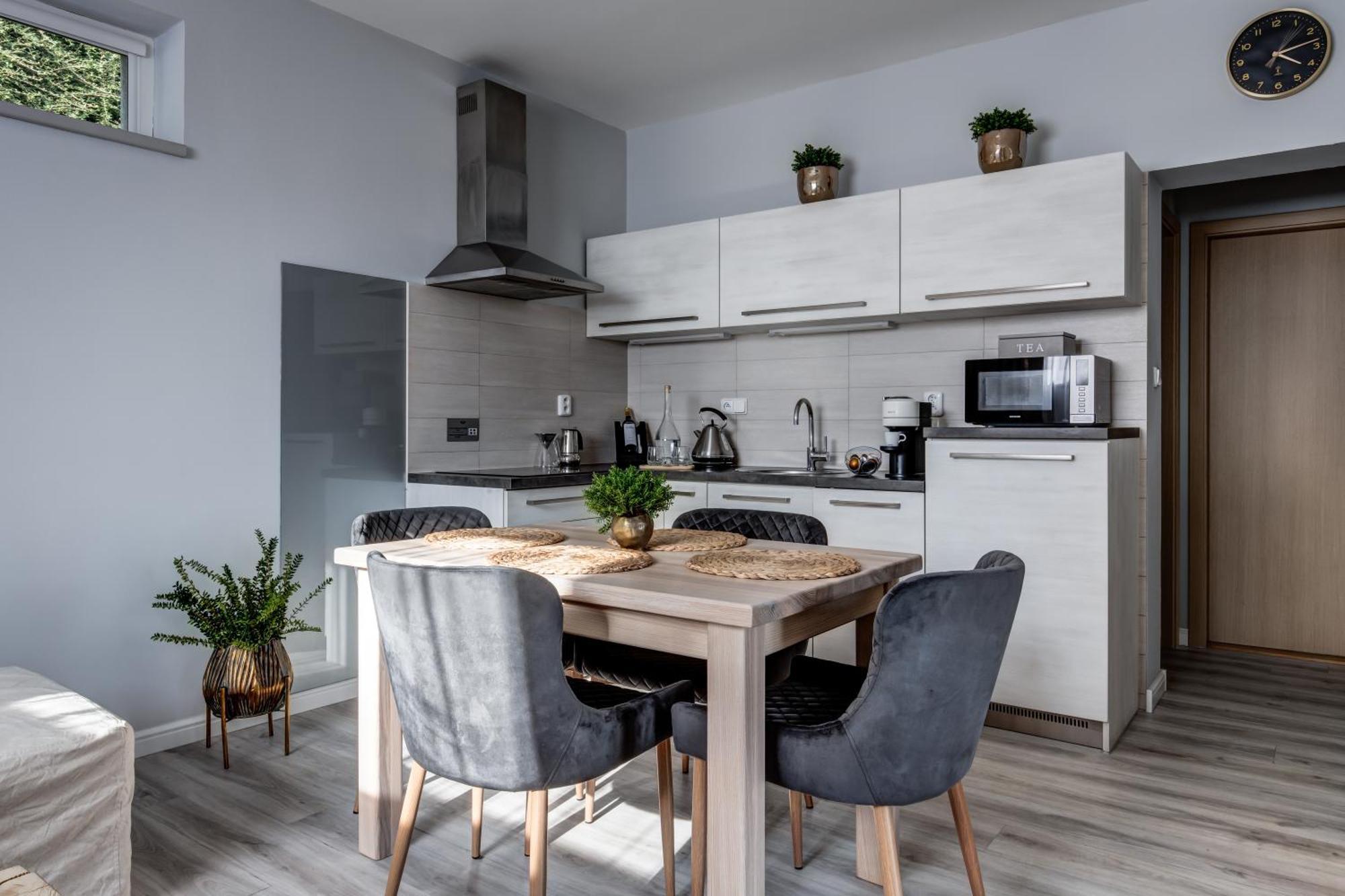 Wellness Apartmany Cesky Raj & Biokolna Lomnice nad Popelkou Exterior foto